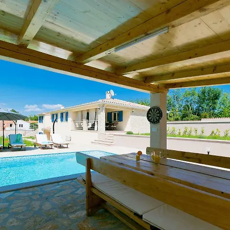 Holiday Triton Mali Turini